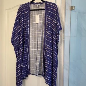 Blue and white short sleeved duster